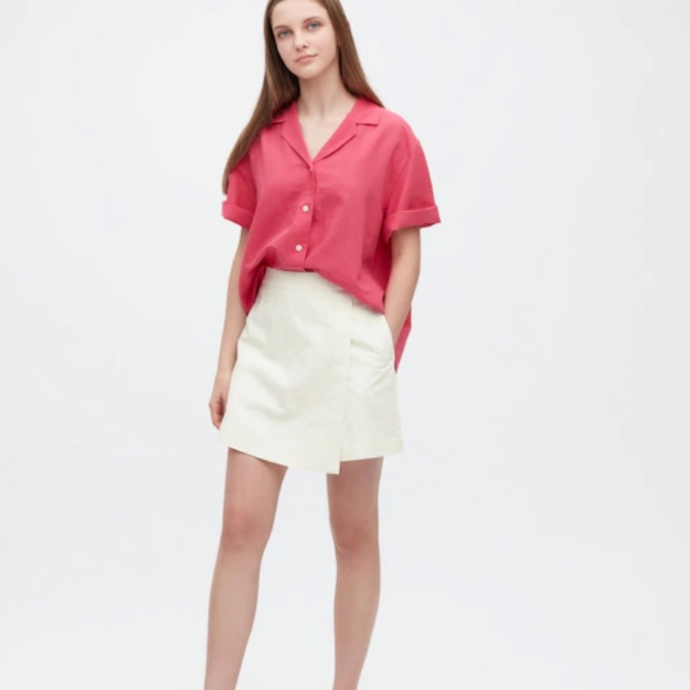 UNIQLO linen blend skort in off white. Size medium